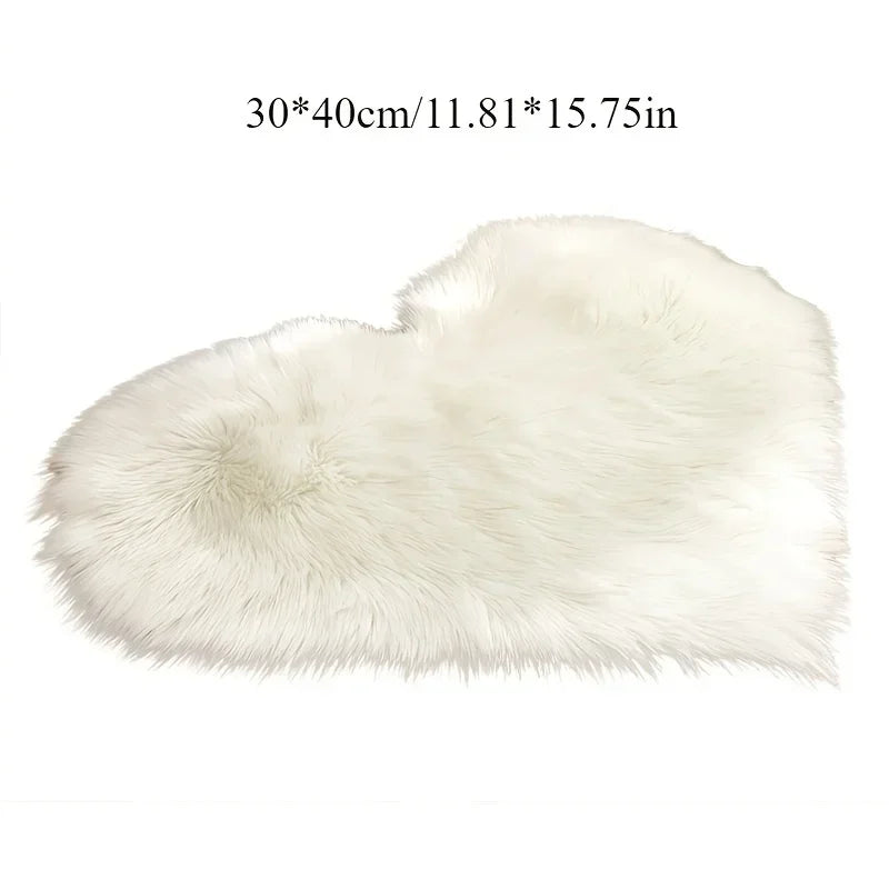 Heart-Shaped Plush Area Rug - Cozy Decorative Accent Carpet