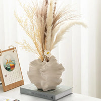 Geometric Wavy Ceramic Vase - Petal Silhouette Flower Arrangement Decor