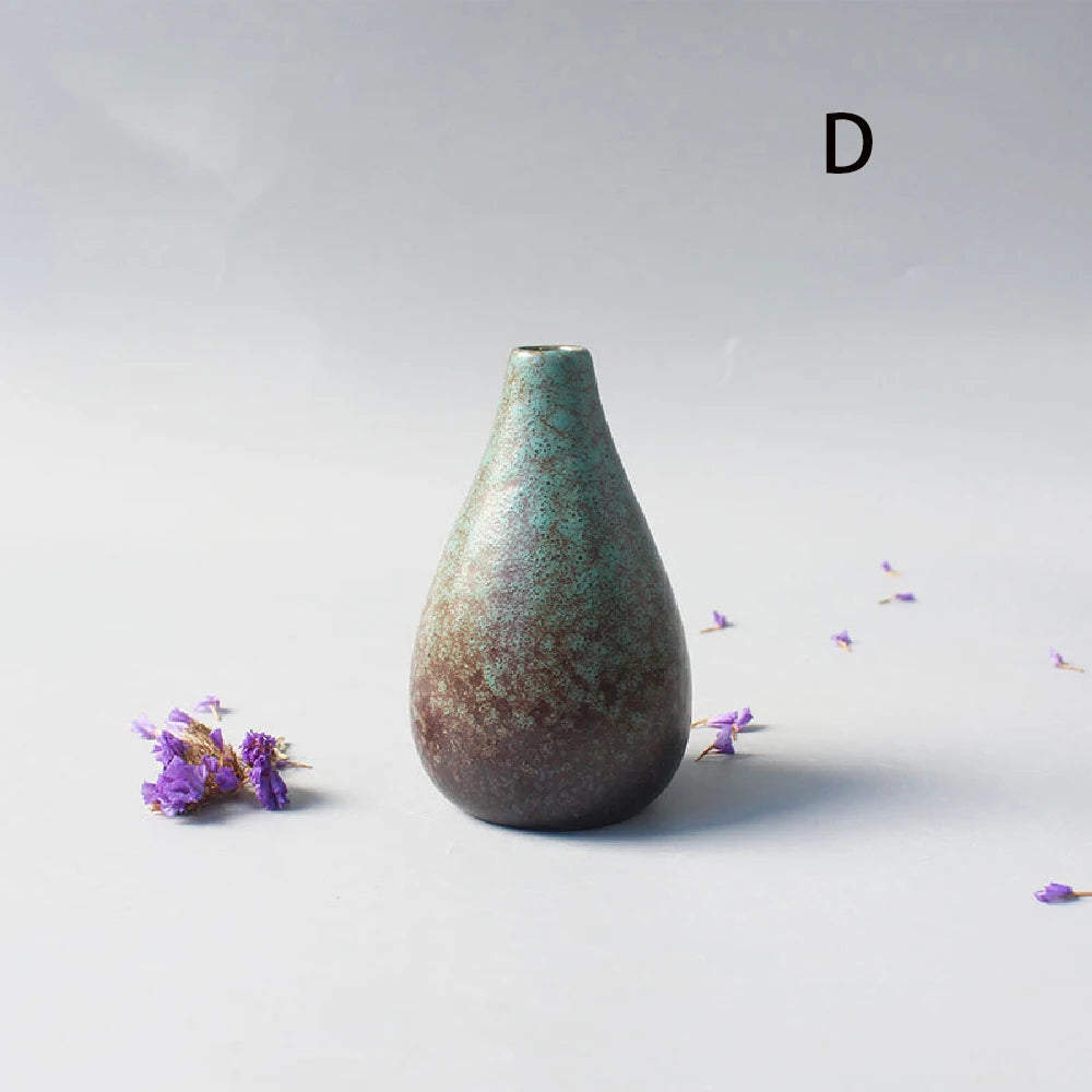 Minimalist Black Ceramic Bud Vase - Japanese Inspired Decor