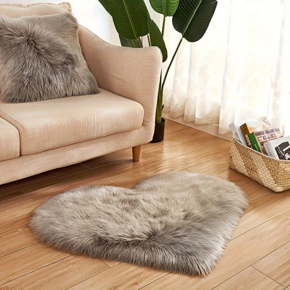 Heart-Shaped Plush Area Rug - Cozy Decorative Accent Carpet